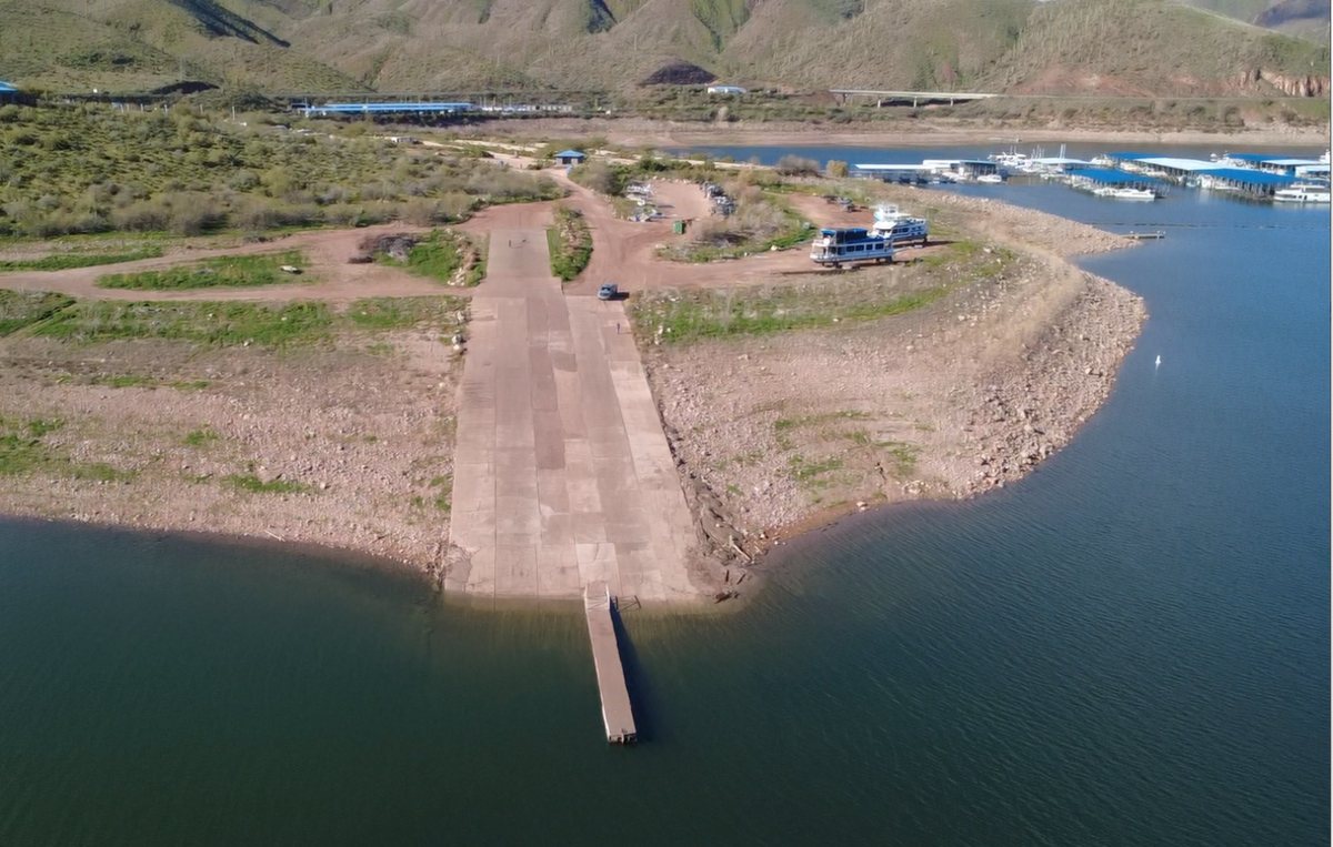 Roosevelt Lake Boat Ramp Extension - Concrete